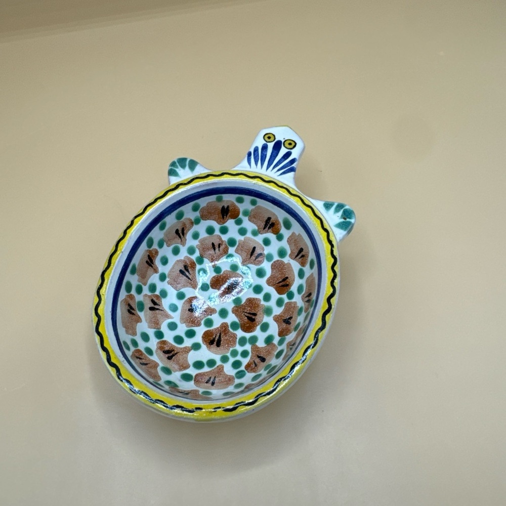 Unique Hand Made Painted Turtle Dish Mexico Pottery Signed 6" X 4" - Picture 2 of 9